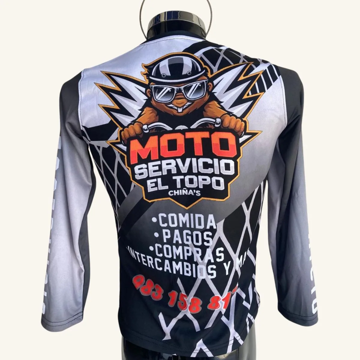 Playera personalizada Moto Servicio El Topo con mascota castor motociclista, vista trasera