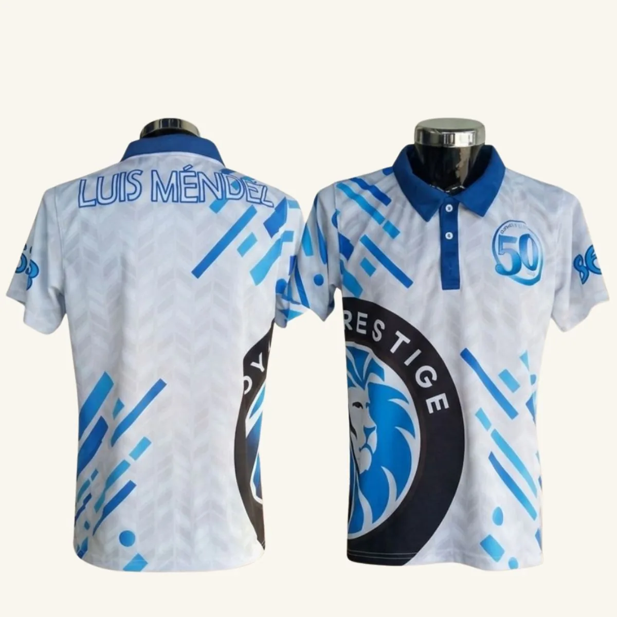 Polo corporativo personalizado para Royal Prestige con nombre bordado