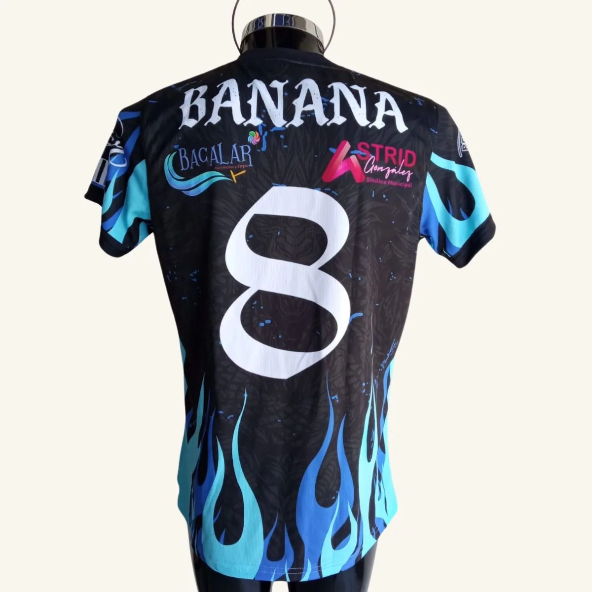 Playera de fútbol personalizada, vista trasera con número y patrocinadores, personalizada en Chetumal