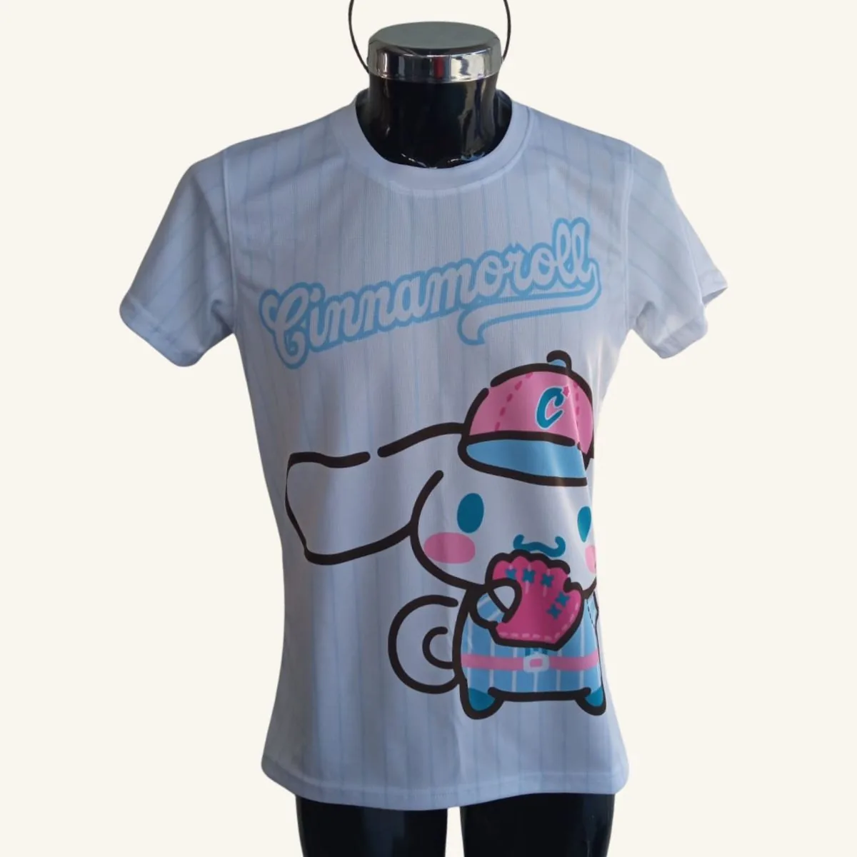 Playera personalizada temática Cinnamoroll de béisbol