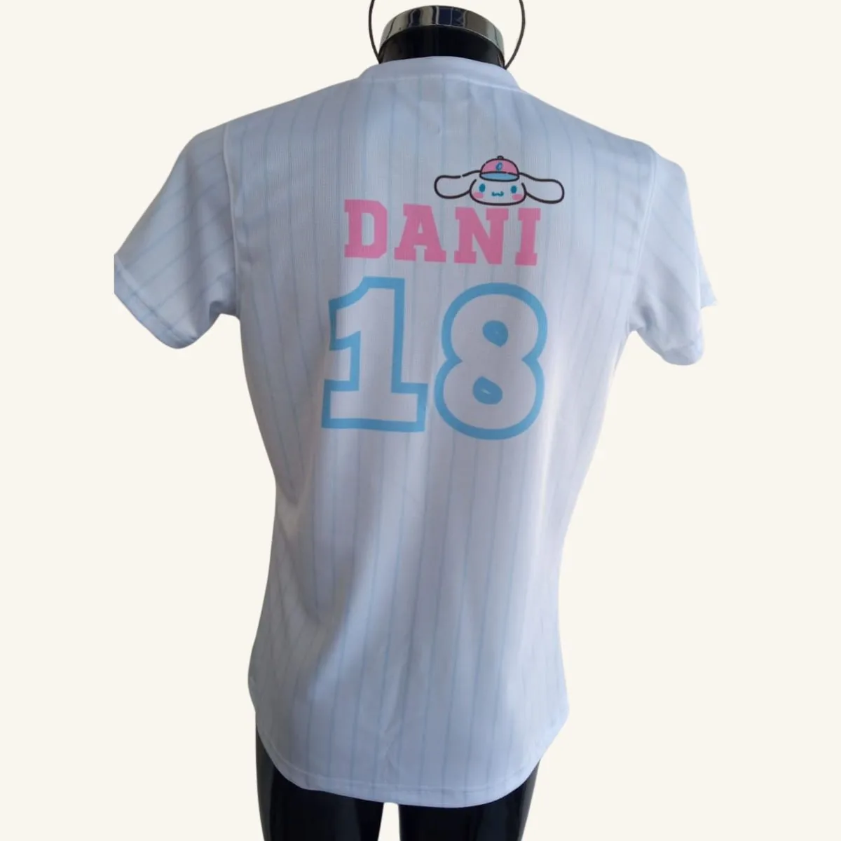 Playera personalizada Cinnamoroll con nombre y número