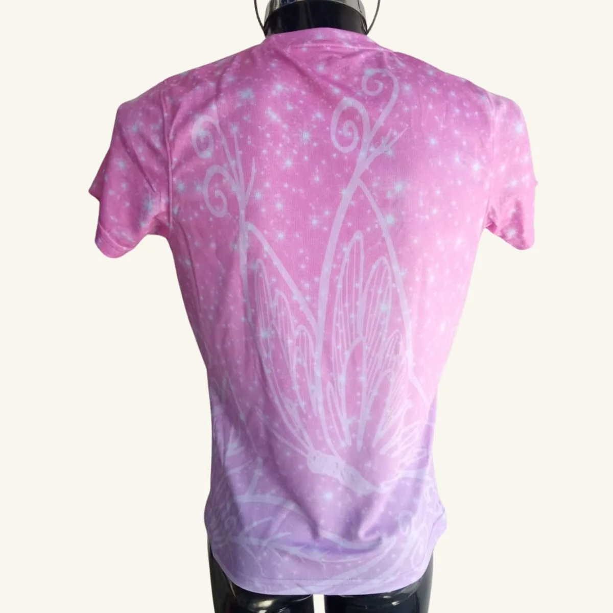 Playera personalizada rosa con diseño de alas de hada