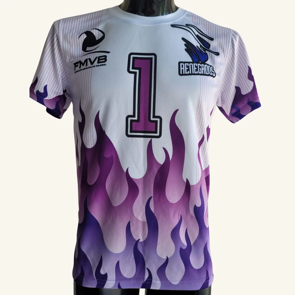 Uniforme de voleibol personalizado para equipo Renegados, diseño de flamas moradas, vista frontal