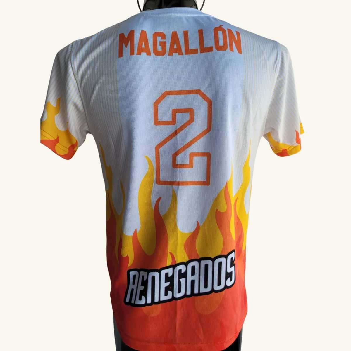 Uniforme de voleibol Renegados, vista trasera con nombre y número