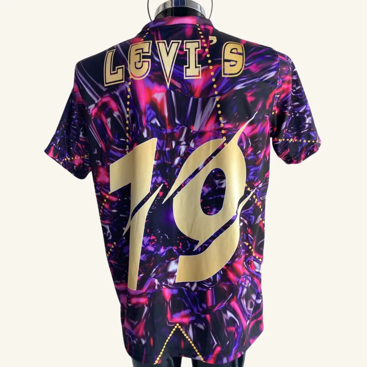 Uniforme de voleibol Vikingos, vista trasera con nombre y número